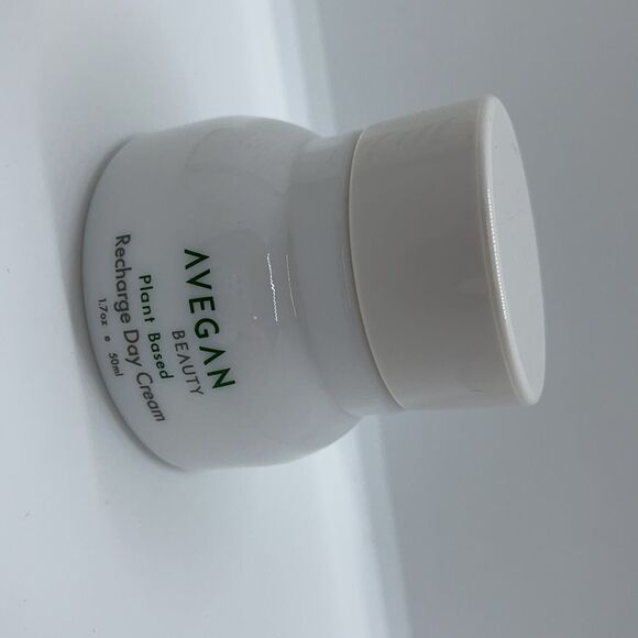 NWT AVegan Beauty Plant Based Recharge Day Cream - Picture 7 of 8